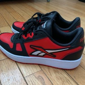 Men’s Reebok Sneakers! NEVER WORN!